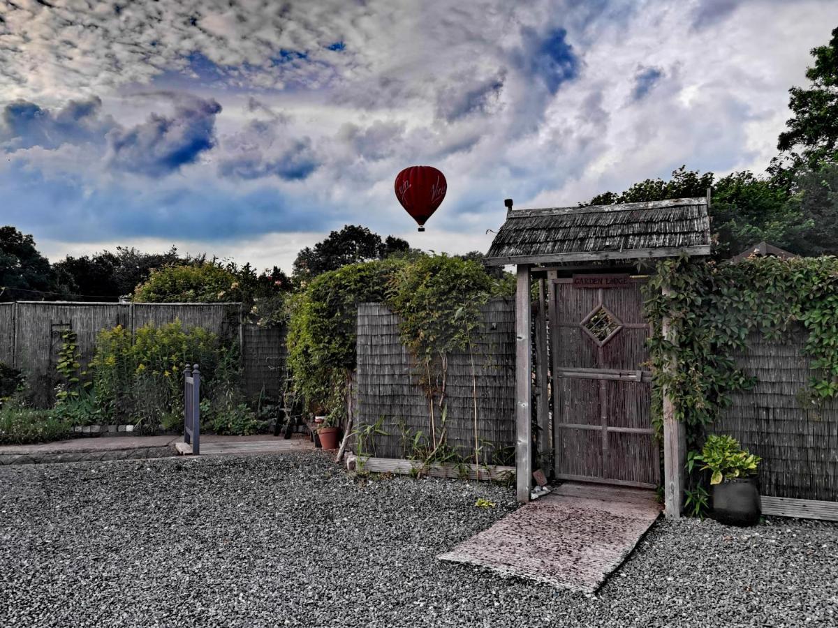 The Garden Lodge Llynclys Extérieur photo
